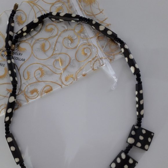 NWOT - DOMINO THEME TRIBAL NECKLACE - Picture 2 of 3